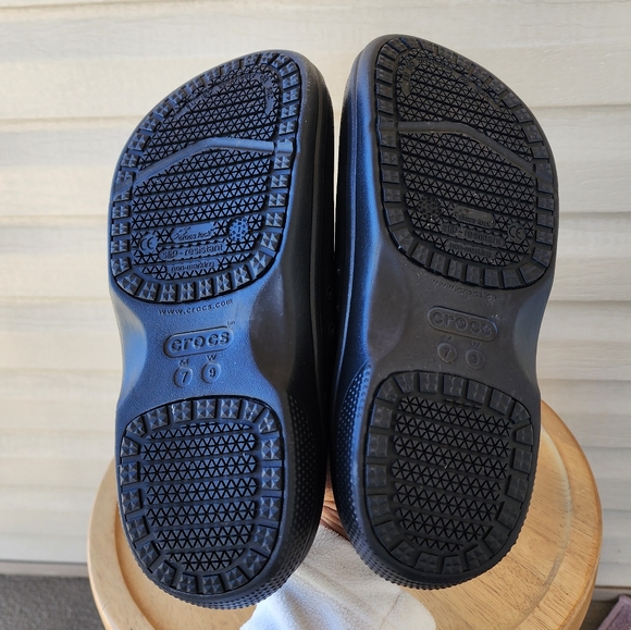 Crocs On the clock work black slip ons  clogs - Picture 10 of 11